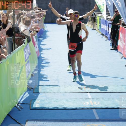 10.08.2025 - GEWOBA Citytriathlon Bremen H.Heesch http://msf.ph/oto/8554648 10.08.2025 14:10:47 Ziel 616, 884 meine-sportfotos.de
