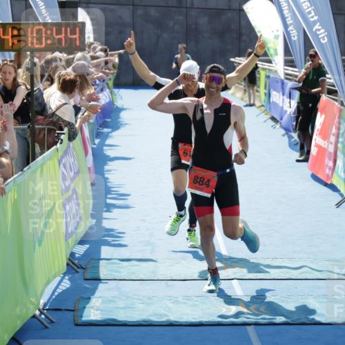 10.08.2025 - GEWOBA Citytriathlon Bremen H.Heesch http://msf.ph/oto/8554653 10.08.2025 14:10:47 Ziel 616, 884 meine-sportfotos.de