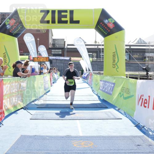 10.08.2025 - GEWOBA Citytriathlon Bremen H.Heesch http://msf.ph/oto/8554654 10.08.2025 15:52:07 Ziel 388 meine-sportfotos.de