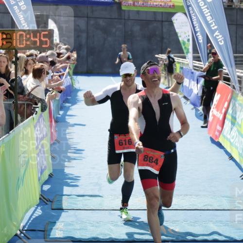 10.08.2025 - GEWOBA Citytriathlon Bremen H.Heesch http://msf.ph/oto/8554657 10.08.2025 14:10:48 Ziel 616, 884 meine-sportfotos.de