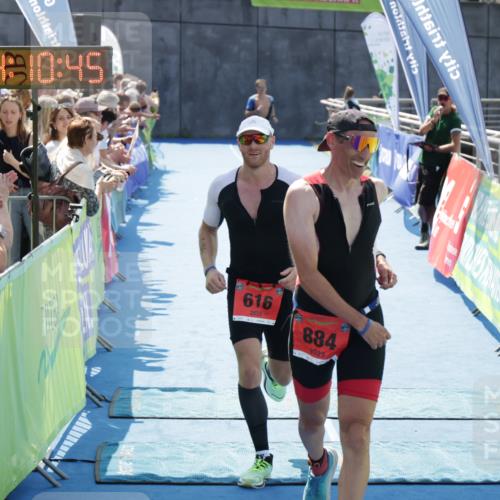 10.08.2025 - GEWOBA Citytriathlon Bremen H.Heesch http://msf.ph/oto/8554660 10.08.2025 14:10:48 Ziel 616, 884 meine-sportfotos.de