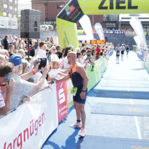 10.08.2025 - GEWOBA Citytriathlon Bremen H.Heesch http://msf.ph/oto/8554666 10.08.2025 15:19:56 Ziel 88, 123, 224, 238, 431, 445 meine-sportfotos.de