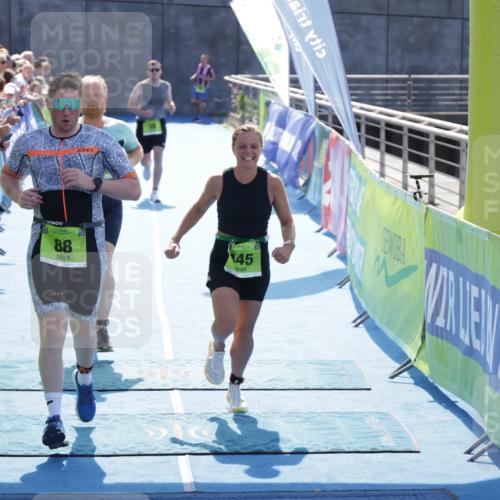 10.08.2025 - GEWOBA Citytriathlon Bremen H.Heesch http://msf.ph/oto/8554675 10.08.2025 15:20:00 Ziel 38, 88, 224, 238, 445 meine-sportfotos.de