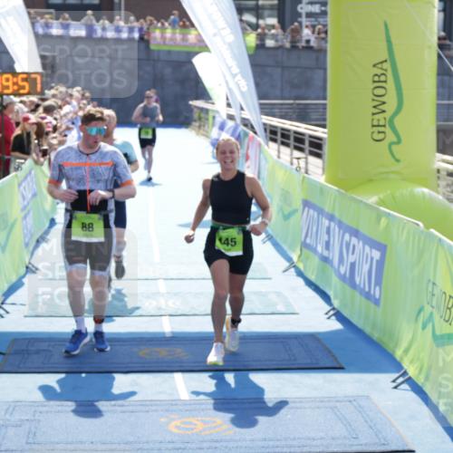 10.08.2025 - GEWOBA Citytriathlon Bremen H.Heesch http://msf.ph/oto/8554681 10.08.2025 15:20:01 Ziel 38, 88, 238, 445 meine-sportfotos.de