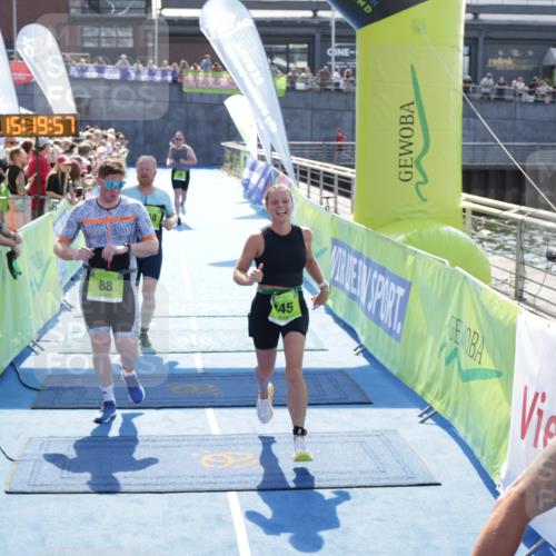 10.08.2025 - GEWOBA Citytriathlon Bremen H.Heesch http://msf.ph/oto/8554683 10.08.2025 15:20:01 Ziel 38, 88, 238, 445 meine-sportfotos.de