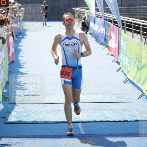 10.08.2025 - GEWOBA Citytriathlon Bremen H.Heesch http://msf.ph/oto/8554716 10.08.2025 14:11:20 Ziel 836 meine-sportfotos.de