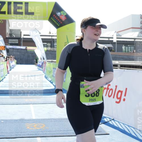 10.08.2025 - GEWOBA Citytriathlon Bremen H.Heesch http://msf.ph/oto/8554717 10.08.2025 15:52:09 Ziel 388 meine-sportfotos.de