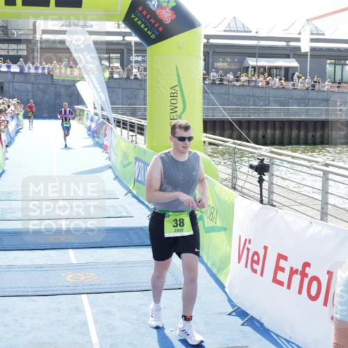 10.08.2025 - GEWOBA Citytriathlon Bremen H.Heesch http://msf.ph/oto/8554718 10.08.2025 15:20:07 Ziel 38, 81, 88, 238, 445 meine-sportfotos.de