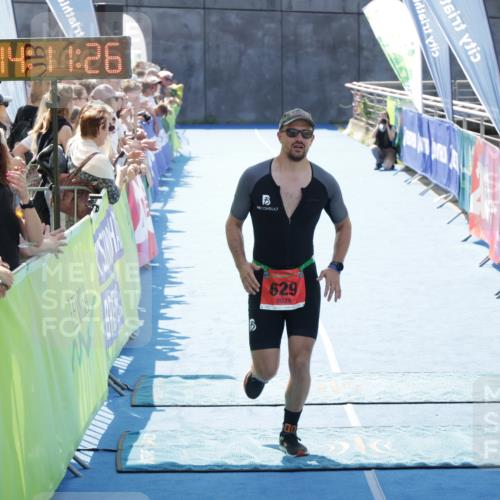 10.08.2025 - GEWOBA Citytriathlon Bremen H.Heesch http://msf.ph/oto/8554726 10.08.2025 14:11:29 Ziel 629 meine-sportfotos.de