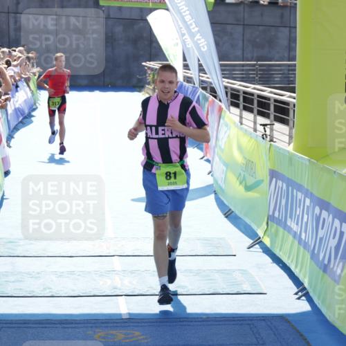 10.08.2025 - GEWOBA Citytriathlon Bremen H.Heesch http://msf.ph/oto/8554727 10.08.2025 15:20:12 Ziel 38, 81, 317 meine-sportfotos.de