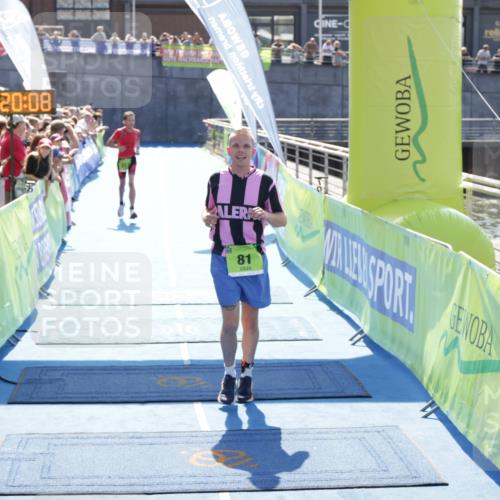 10.08.2025 - GEWOBA Citytriathlon Bremen H.Heesch http://msf.ph/oto/8554734 10.08.2025 15:20:12 Ziel 38, 81, 317 meine-sportfotos.de