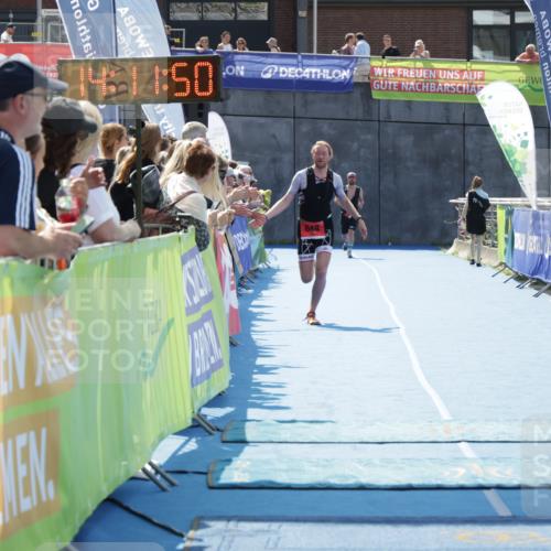 10.08.2025 - GEWOBA Citytriathlon Bremen H.Heesch http://msf.ph/oto/8554746 10.08.2025 14:11:54 Ziel 648 meine-sportfotos.de