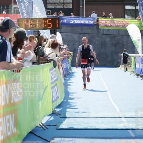 10.08.2025 - GEWOBA Citytriathlon Bremen H.Heesch http://msf.ph/oto/8554749 10.08.2025 14:11:55 Ziel 648 meine-sportfotos.de