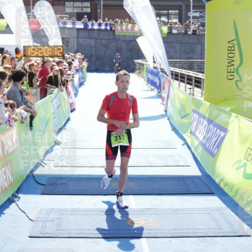 10.08.2025 - GEWOBA Citytriathlon Bremen H.Heesch http://msf.ph/oto/8554755 10.08.2025 15:20:16 Ziel 81, 317 meine-sportfotos.de