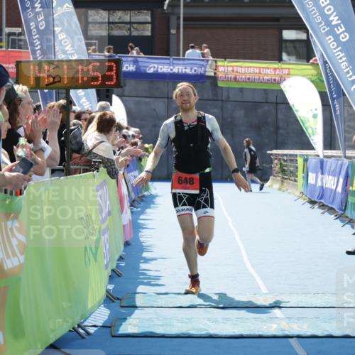 10.08.2025 - GEWOBA Citytriathlon Bremen H.Heesch http://msf.ph/oto/8554757 10.08.2025 14:11:57 Ziel 648 meine-sportfotos.de