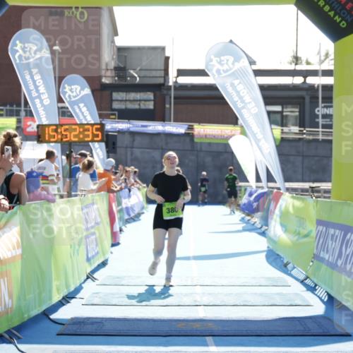 10.08.2025 - GEWOBA Citytriathlon Bremen H.Heesch http://msf.ph/oto/8554761 10.08.2025 15:52:39 Ziel 339, 380 meine-sportfotos.de