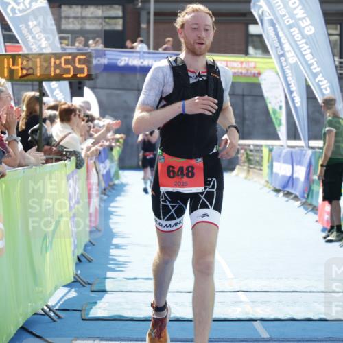 10.08.2025 - GEWOBA Citytriathlon Bremen H.Heesch http://msf.ph/oto/8554772 10.08.2025 14:11:59 Ziel 648 meine-sportfotos.de
