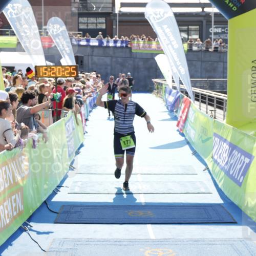 10.08.2025 - GEWOBA Citytriathlon Bremen H.Heesch http://msf.ph/oto/8554773 10.08.2025 15:20:29 Ziel 50, 177 meine-sportfotos.de