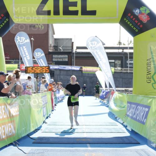 10.08.2025 - GEWOBA Citytriathlon Bremen H.Heesch http://msf.ph/oto/8554775 10.08.2025 15:52:39 Ziel 339, 380 meine-sportfotos.de