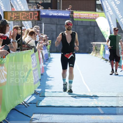 10.08.2025 - GEWOBA Citytriathlon Bremen H.Heesch http://msf.ph/oto/8554783 10.08.2025 14:12:05 Ziel 648, 806 meine-sportfotos.de