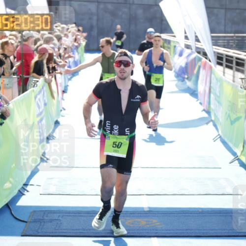 10.08.2025 - GEWOBA Citytriathlon Bremen H.Heesch http://msf.ph/oto/8554785 10.08.2025 15:20:34 Ziel 20, 47, 50, 76, 177 meine-sportfotos.de