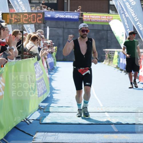 10.08.2025 - GEWOBA Citytriathlon Bremen H.Heesch http://msf.ph/oto/8554789 10.08.2025 14:12:06 Ziel 806 meine-sportfotos.de
