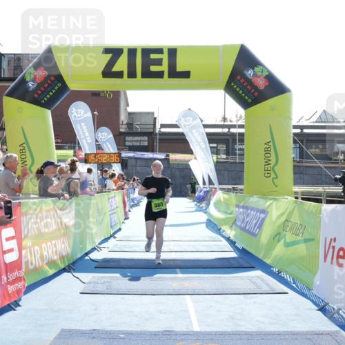 10.08.2025 - GEWOBA Citytriathlon Bremen H.Heesch http://msf.ph/oto/8554819 10.08.2025 15:52:40 Ziel 339, 380 meine-sportfotos.de