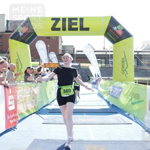 10.08.2025 - GEWOBA Citytriathlon Bremen H.Heesch http://msf.ph/oto/8554834 10.08.2025 15:52:42 Ziel 339, 380 meine-sportfotos.de
