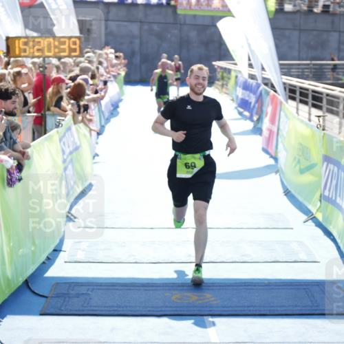 10.08.2025 - GEWOBA Citytriathlon Bremen H.Heesch http://msf.ph/oto/8554835 10.08.2025 15:20:43 Ziel 20, 47, 69, 76, 314 meine-sportfotos.de