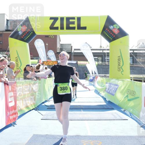 10.08.2025 - GEWOBA Citytriathlon Bremen H.Heesch http://msf.ph/oto/8554837 10.08.2025 15:52:42 Ziel 339, 380 meine-sportfotos.de