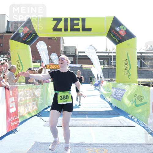 10.08.2025 - GEWOBA Citytriathlon Bremen H.Heesch http://msf.ph/oto/8554843 10.08.2025 15:52:42 Ziel 339, 380 meine-sportfotos.de