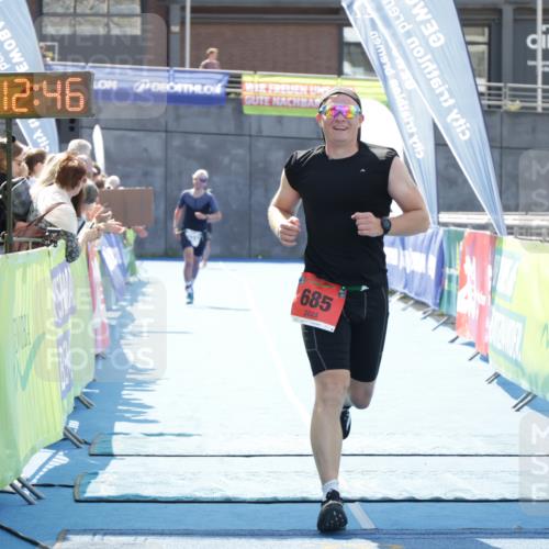 10.08.2025 - GEWOBA Citytriathlon Bremen H.Heesch http://msf.ph/oto/8554851 10.08.2025 14:12:49 Ziel 675, 685, 822, 1037 meine-sportfotos.de