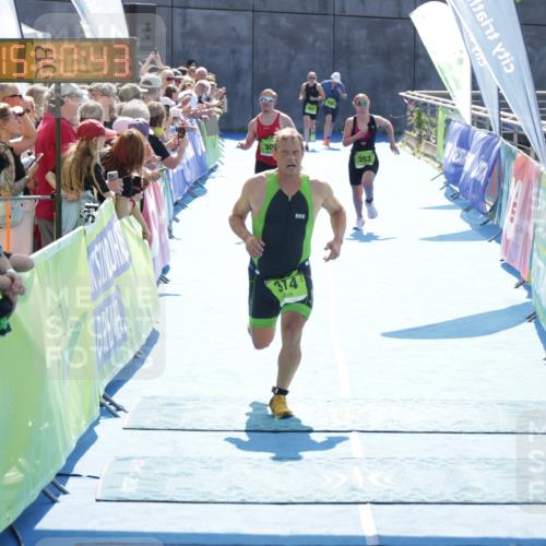 10.08.2025 - GEWOBA Citytriathlon Bremen H.Heesch http://msf.ph/oto/8554855 10.08.2025 15:20:47 Ziel 30, 69, 314, 353, 423 meine-sportfotos.de