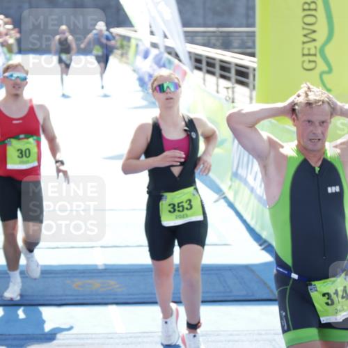 10.08.2025 - GEWOBA Citytriathlon Bremen H.Heesch http://msf.ph/oto/8554870 10.08.2025 15:20:51 Ziel 30, 69, 314, 353, 423, 436 meine-sportfotos.de