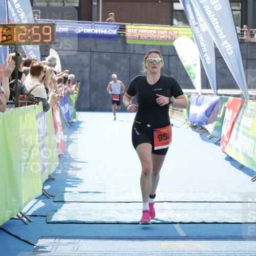 10.08.2025 - GEWOBA Citytriathlon Bremen H.Heesch http://msf.ph/oto/8554880 10.08.2025 14:13:02 Ziel 840, 950, 1037 meine-sportfotos.de