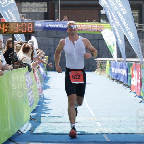 10.08.2025 - GEWOBA Citytriathlon Bremen H.Heesch http://msf.ph/oto/8554892 10.08.2025 14:13:11 Ziel 622 meine-sportfotos.de