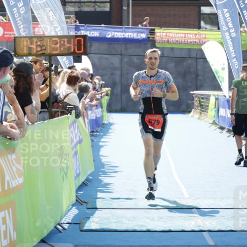 10.08.2025 - GEWOBA Citytriathlon Bremen H.Heesch http://msf.ph/oto/8554901 10.08.2025 14:13:44 Ziel 679 meine-sportfotos.de