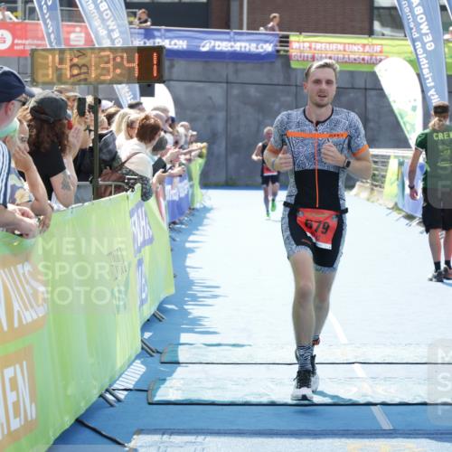 10.08.2025 - GEWOBA Citytriathlon Bremen H.Heesch http://msf.ph/oto/8554906 10.08.2025 14:13:44 Ziel 679 meine-sportfotos.de