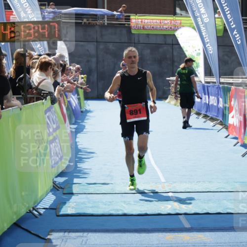 10.08.2025 - GEWOBA Citytriathlon Bremen H.Heesch http://msf.ph/oto/8554912 10.08.2025 14:13:51 Ziel 679, 891, 966 meine-sportfotos.de
