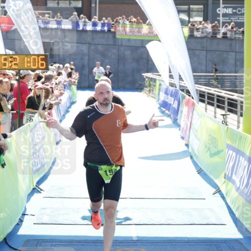 10.08.2025 - GEWOBA Citytriathlon Bremen H.Heesch http://msf.ph/oto/8554918 10.08.2025 15:21:09 Ziel 198, 272 meine-sportfotos.de