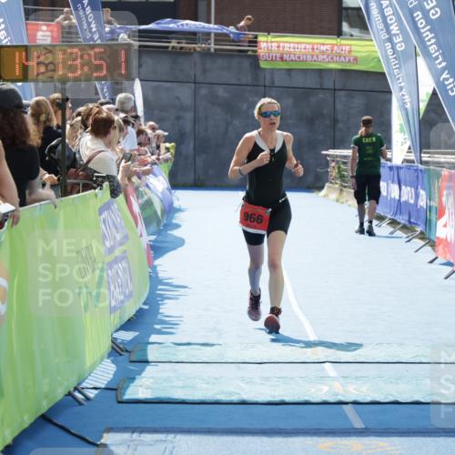 10.08.2025 - GEWOBA Citytriathlon Bremen H.Heesch http://msf.ph/oto/8554919 10.08.2025 14:13:54 Ziel 891, 966 meine-sportfotos.de