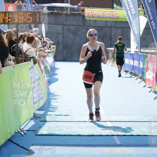 10.08.2025 - GEWOBA Citytriathlon Bremen H.Heesch http://msf.ph/oto/8554926 10.08.2025 14:13:55 Ziel 891, 966 meine-sportfotos.de