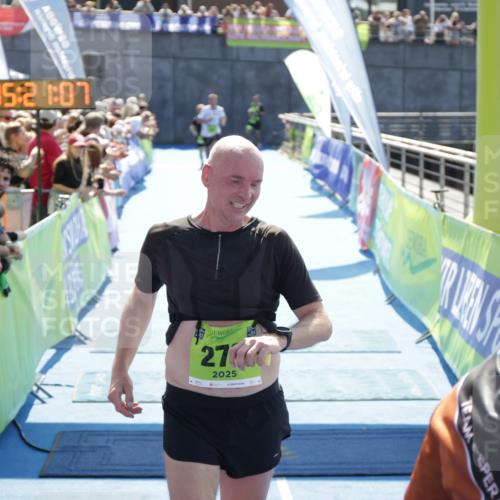 10.08.2025 - GEWOBA Citytriathlon Bremen H.Heesch http://msf.ph/oto/8554929 10.08.2025 15:21:11 Ziel 198, 272 meine-sportfotos.de