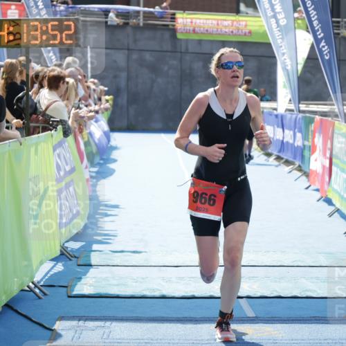 10.08.2025 - GEWOBA Citytriathlon Bremen H.Heesch http://msf.ph/oto/8554935 10.08.2025 14:13:56 Ziel 891, 966 meine-sportfotos.de
