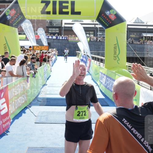 10.08.2025 - GEWOBA Citytriathlon Bremen H.Heesch http://msf.ph/oto/8554936 10.08.2025 15:21:12 Ziel 198, 272 meine-sportfotos.de