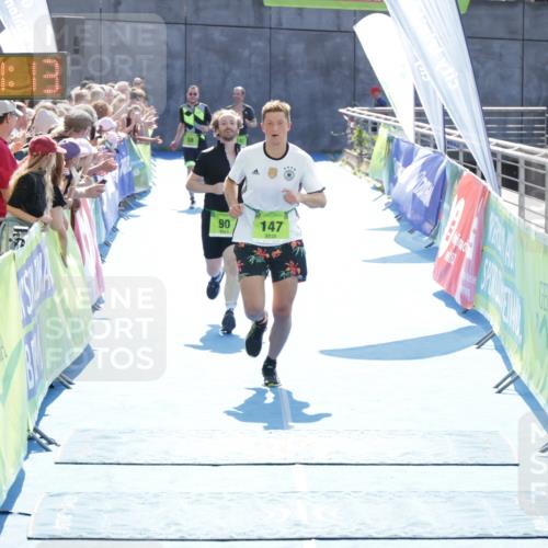 10.08.2025 - GEWOBA Citytriathlon Bremen H.Heesch http://msf.ph/oto/8554949 10.08.2025 15:21:17 Ziel 90, 147, 272 meine-sportfotos.de