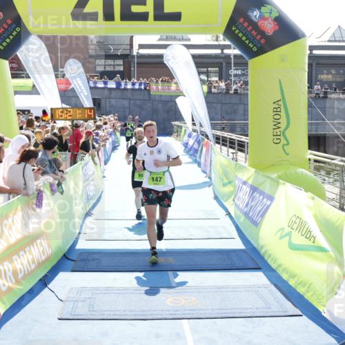 10.08.2025 - GEWOBA Citytriathlon Bremen H.Heesch http://msf.ph/oto/8554965 10.08.2025 15:21:18 Ziel 58, 90, 147 meine-sportfotos.de