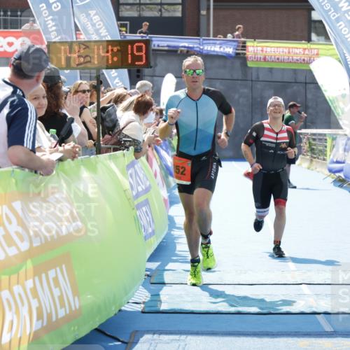 10.08.2025 - GEWOBA Citytriathlon Bremen H.Heesch http://msf.ph/oto/8554970 10.08.2025 14:14:23 Ziel 552, 852, 940 meine-sportfotos.de