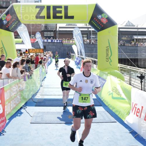 10.08.2025 - GEWOBA Citytriathlon Bremen H.Heesch http://msf.ph/oto/8554977 10.08.2025 15:21:20 Ziel 58, 90, 147, 242 meine-sportfotos.de