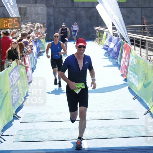 10.08.2025 - GEWOBA Citytriathlon Bremen H.Heesch http://msf.ph/oto/8555012 10.08.2025 15:21:29 Ziel 58, 242, 289, 484 meine-sportfotos.de